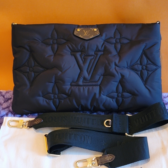Louis Vuitton Maxi Pillow Multi Pochette Accessories Black Monogram Econyl - Picture 1 of 16